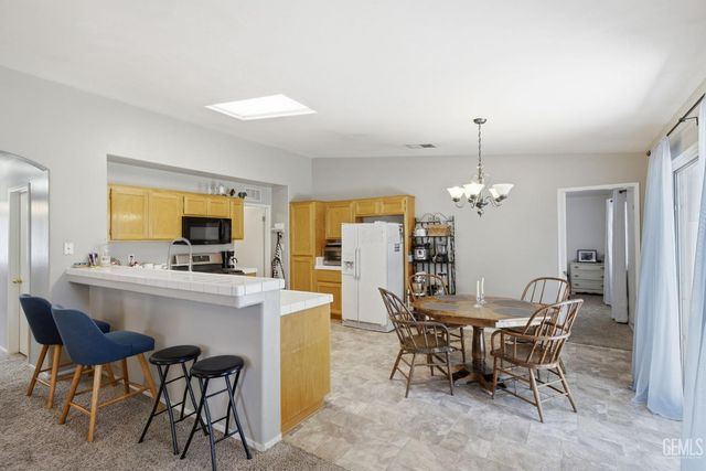 5716 March Meadows Way, Bakersfield, CA 93313
