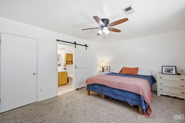5716 March Meadows Way, Bakersfield, CA 93313