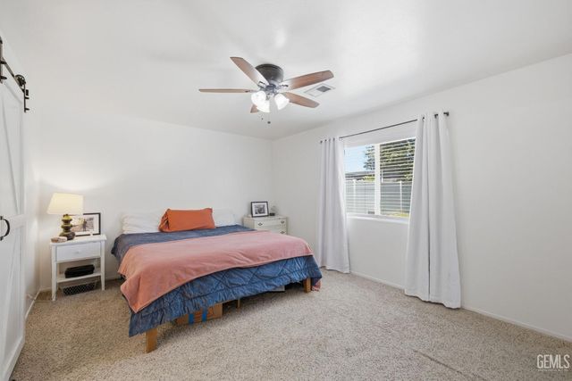 5716 March Meadows Way, Bakersfield, CA 93313
