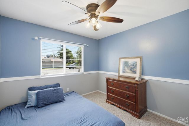 5716 March Meadows Way, Bakersfield, CA 93313