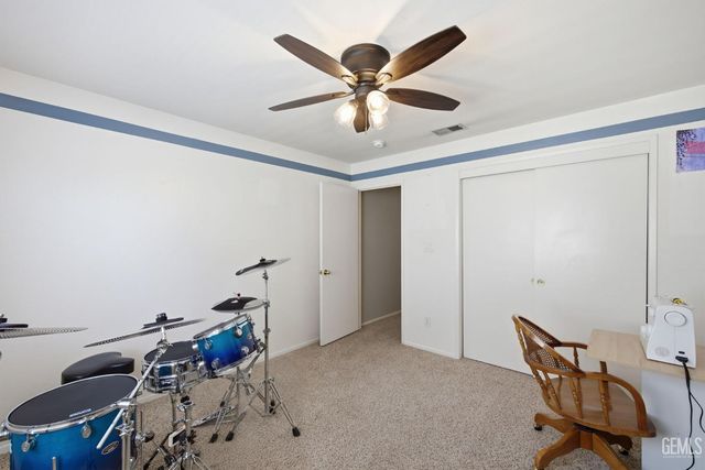 5716 March Meadows Way, Bakersfield, CA 93313