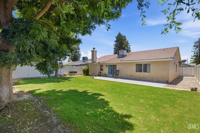 5716 March Meadows Way, Bakersfield, CA 93313
