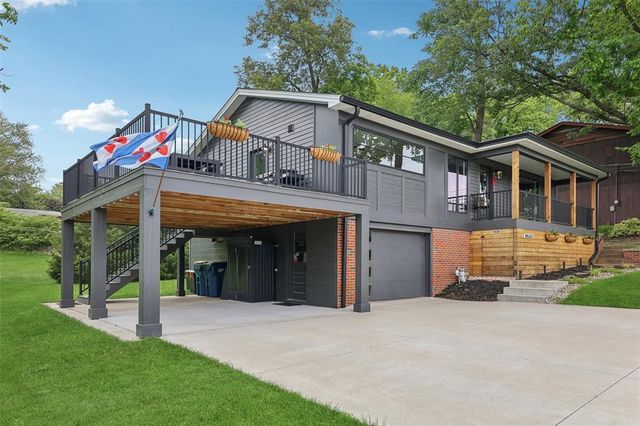 527 W Lake Drive, Edwardsville, IL 62025
