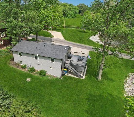527 W Lake Drive, Edwardsville, IL 62025