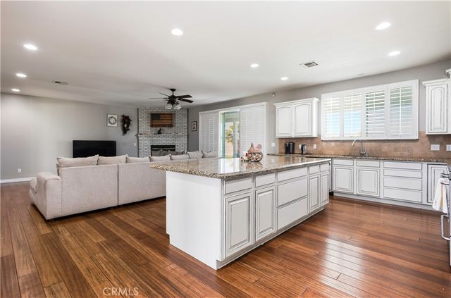 42561 25th W, Lancaster, CA 93536