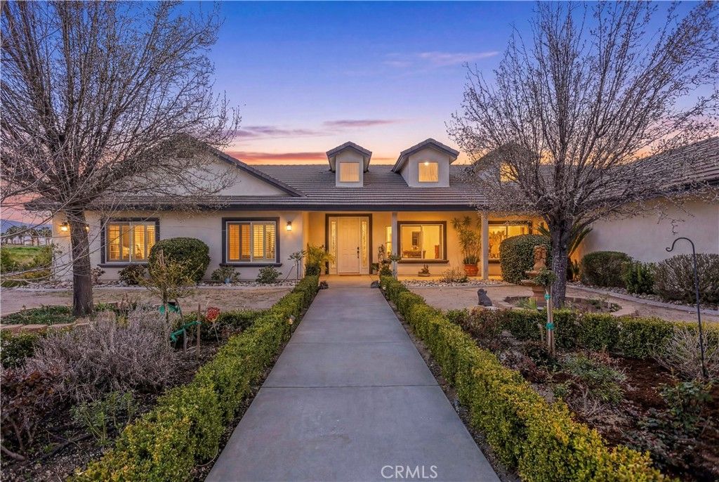 Image 1 of property listing at 42561 25th W, Lancaster, CA 93536