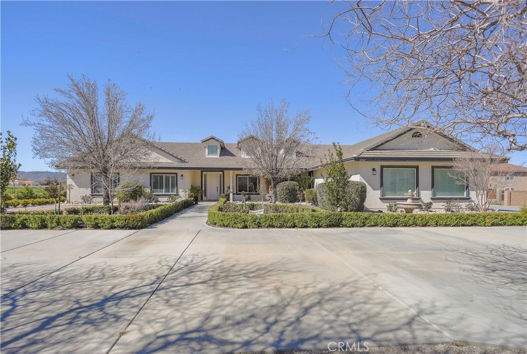 Image 2 of property listing at 42561 25th W, Lancaster, CA 93536