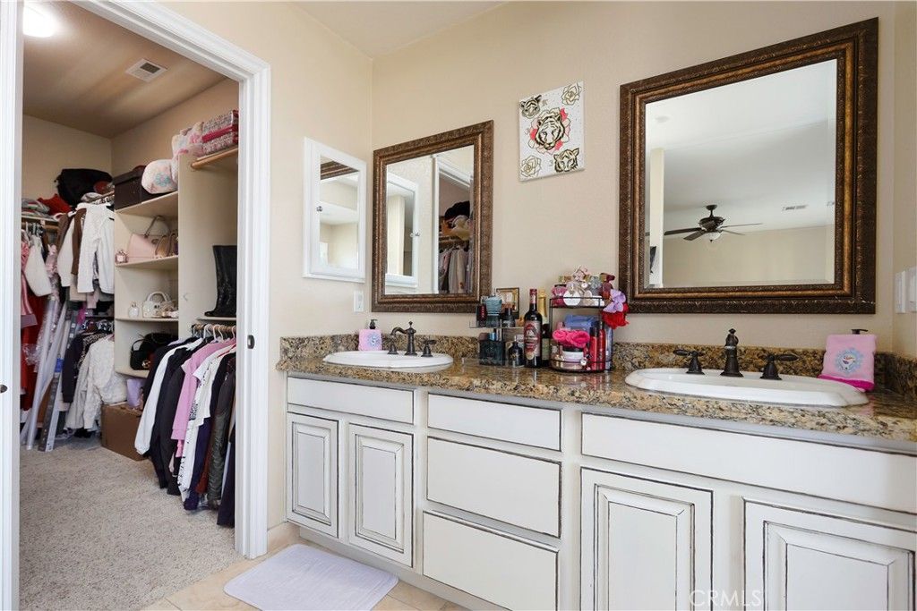 Image 20 of property listing at 42561 25th W, Lancaster, CA 93536