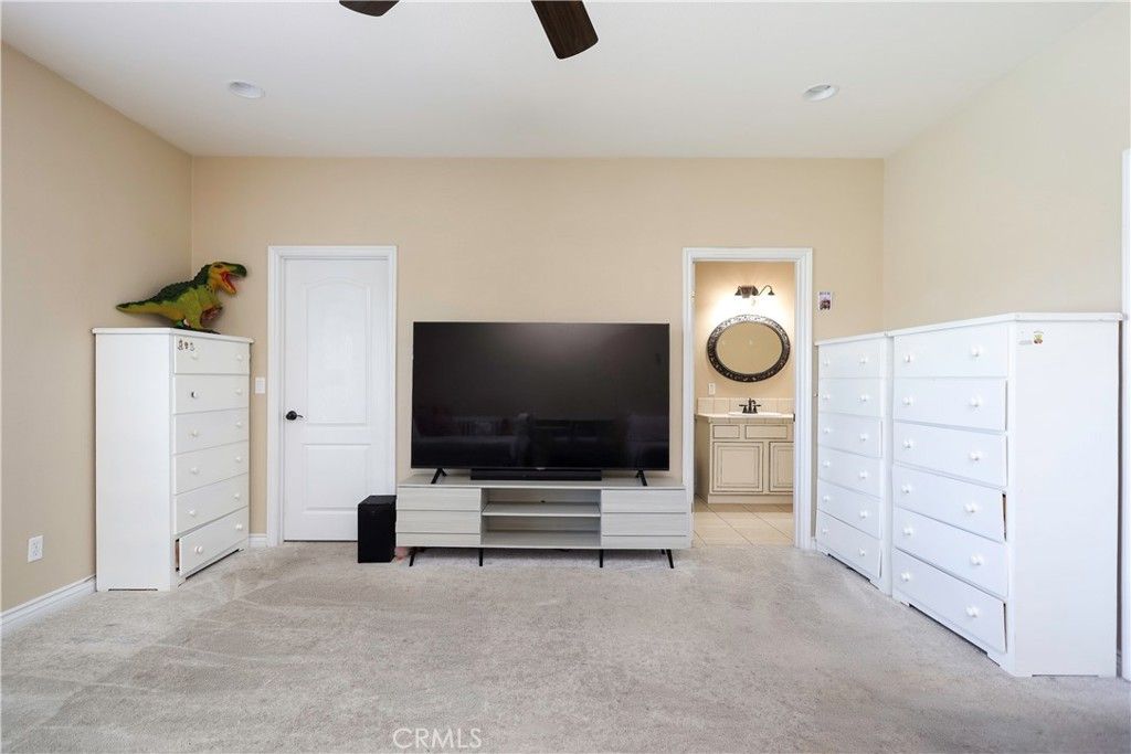 Image 26 of property listing at 42561 25th W, Lancaster, CA 93536