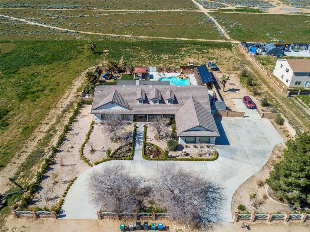 Image 39 of property listing at 42561 25th W, Lancaster, CA 93536