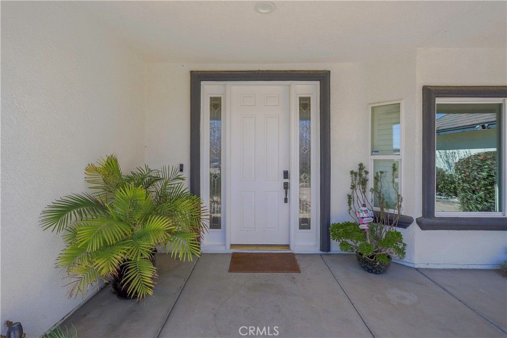 Image 4 of property listing at 42561 25th W, Lancaster, CA 93536