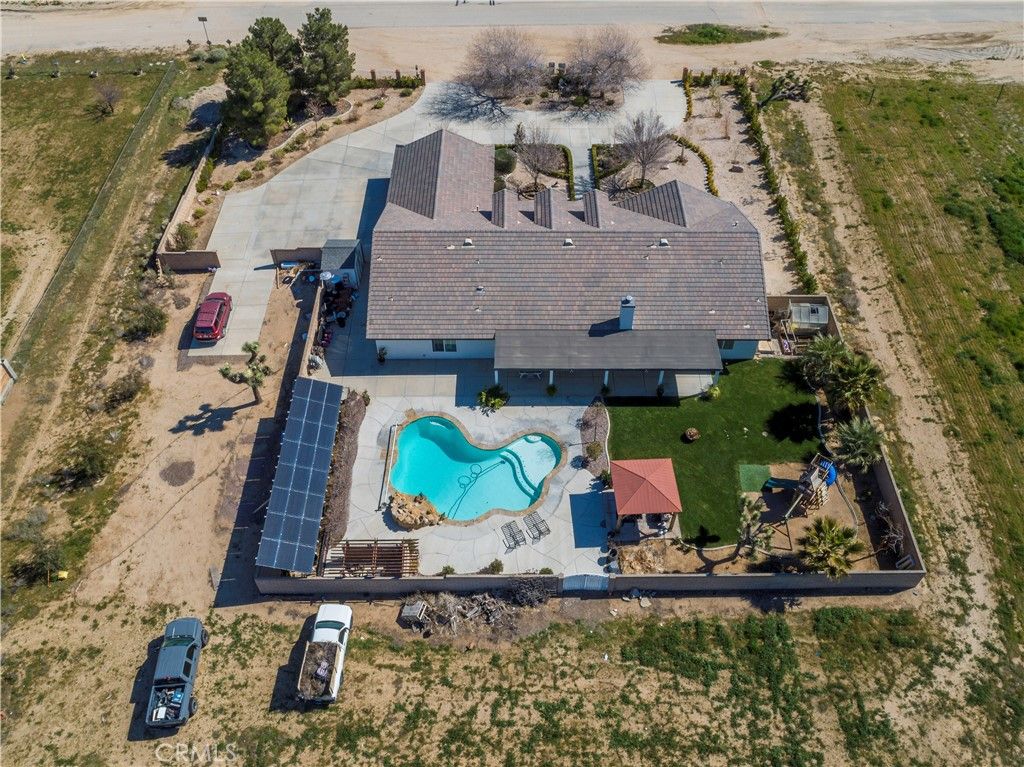 Image 40 of property listing at 42561 25th W, Lancaster, CA 93536