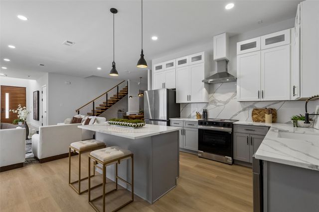 812 Premier Parkway, Grand Prairie, TX 75051