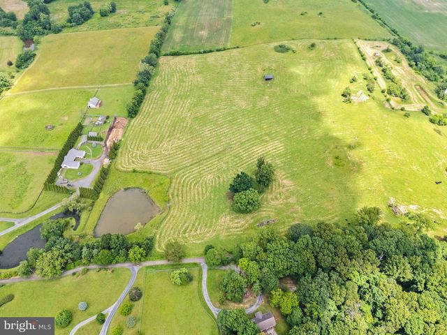 10674 ADA RD, Marshall, VA 20115