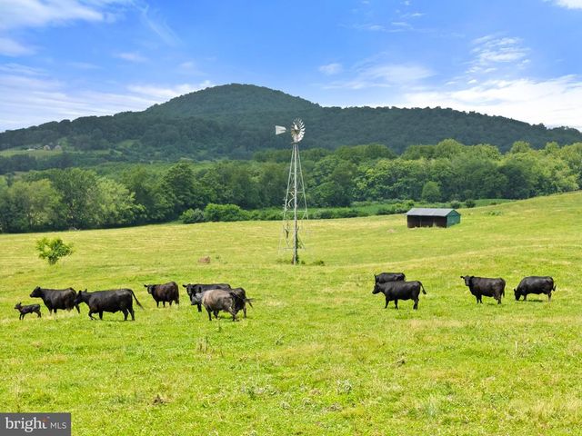 10674 ADA RD, Marshall, VA 20115