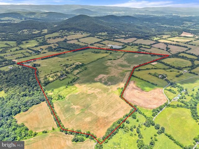 10674 ADA RD, Marshall, VA 20115