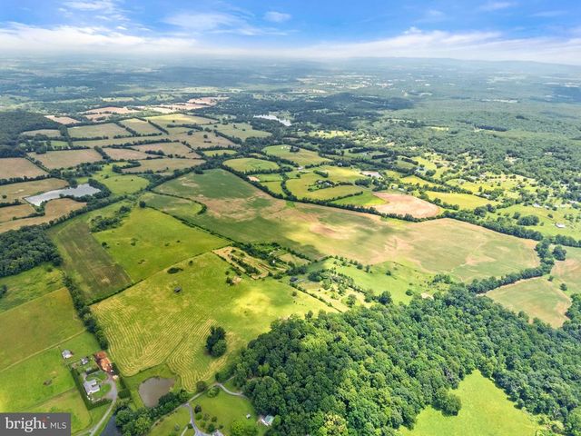 10674 ADA RD, Marshall, VA 20115