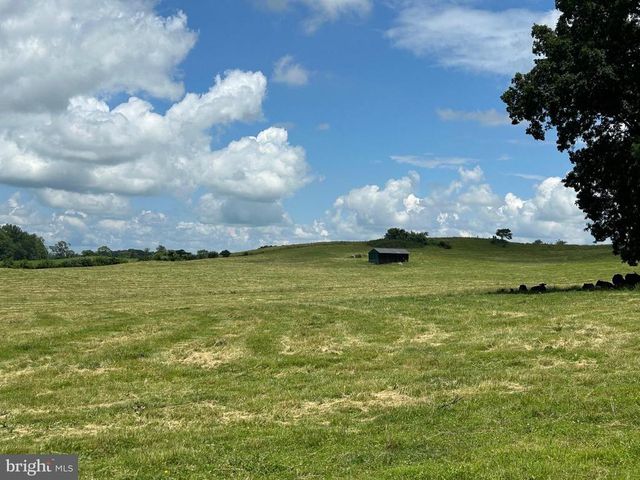 10674 ADA RD, Marshall, VA 20115