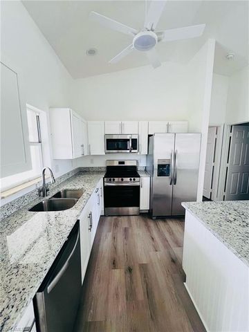 1726 NE 17th TER, Cape Coral, FL 33909