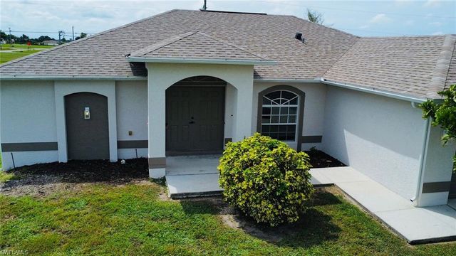 1726 NE 17th TER, Cape Coral, FL 33909