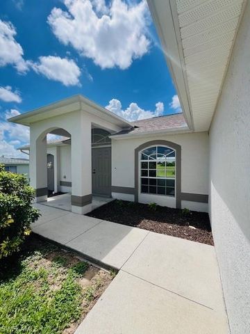 1726 NE 17th TER, Cape Coral, FL 33909