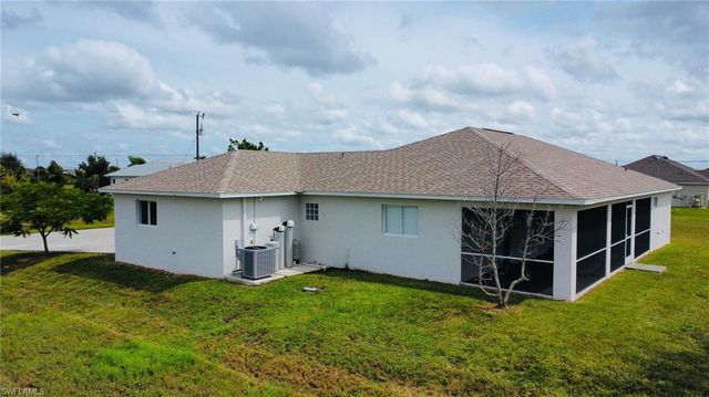 1726 NE 17th TER, Cape Coral, FL 33909