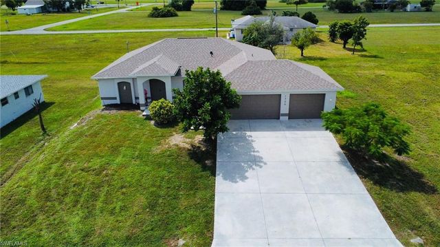 1726 NE 17th TER, Cape Coral, FL 33909