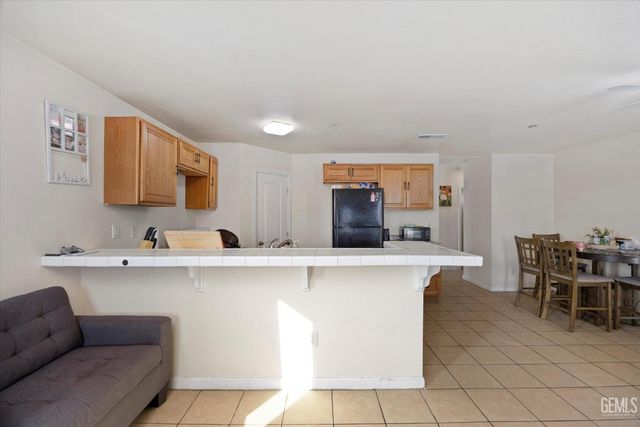 1716 Filson Street, Bakersfield, CA 93307