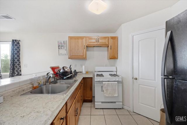 1716 Filson Street, Bakersfield, CA 93307