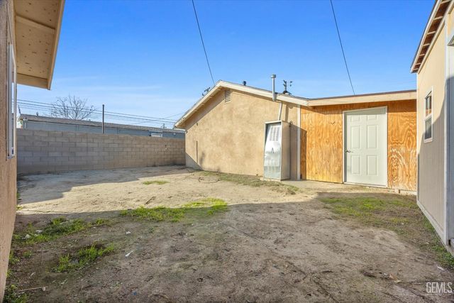 1716 Filson Street, Bakersfield, CA 93307