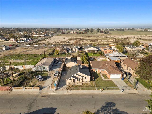 1716 Filson Street, Bakersfield, CA 93307