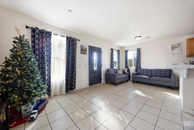 1716 Filson Street, Bakersfield, CA 93307