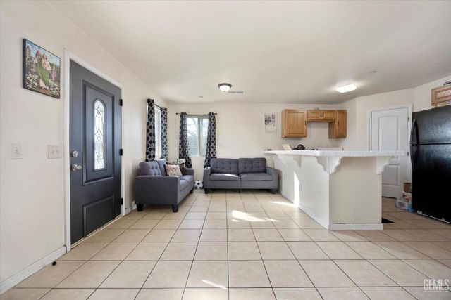 1716 Filson Street, Bakersfield, CA 93307