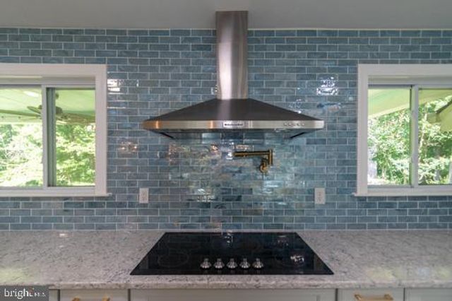 428 INGLESIDE DR, Fredericksburg, VA 22405