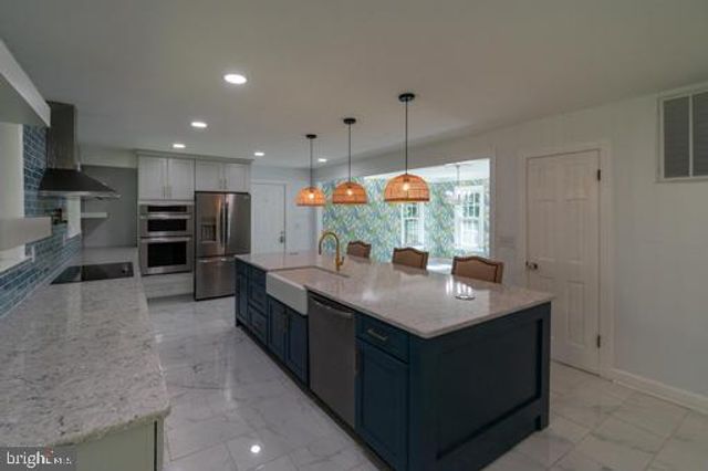 428 INGLESIDE DR, Fredericksburg, VA 22405
