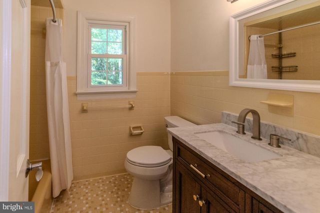 428 INGLESIDE DR, Fredericksburg, VA 22405
