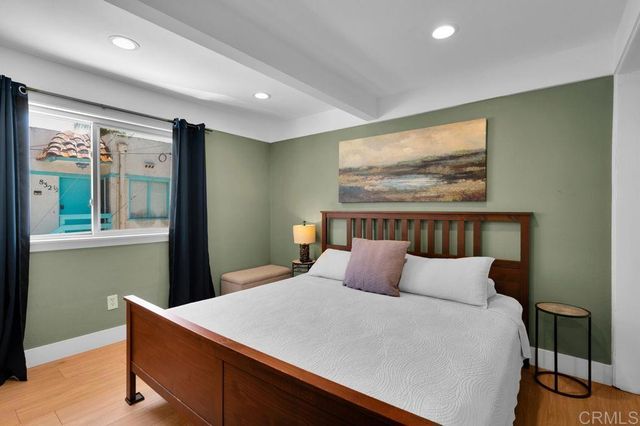 3764 Bayside Lane 4, San Diego, CA 92109