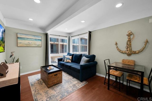 3764 Bayside Lane 4, San Diego, CA 92109