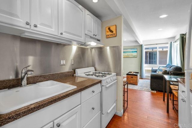 3764 Bayside Lane 4, San Diego, CA 92109