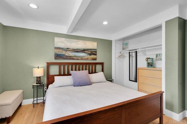 3764 Bayside Lane 4, San Diego, CA 92109