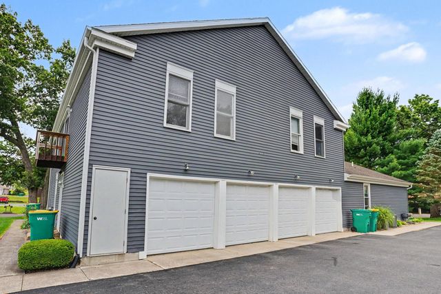 1732 Valleywood Court 2, Portage City, MI 49024