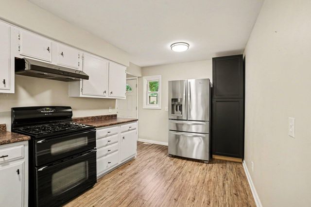 1732 Valleywood Court 2, Portage City, MI 49024