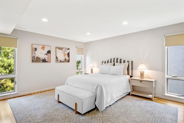 2 Brackett Brackett Pl B, Marblehead, MA 01945