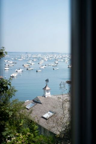 2 Brackett Brackett Pl B, Marblehead, MA 01945