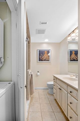 2 Brackett Brackett Pl B, Marblehead, MA 01945