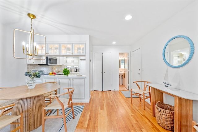 2 Brackett Brackett Pl B, Marblehead, MA 01945