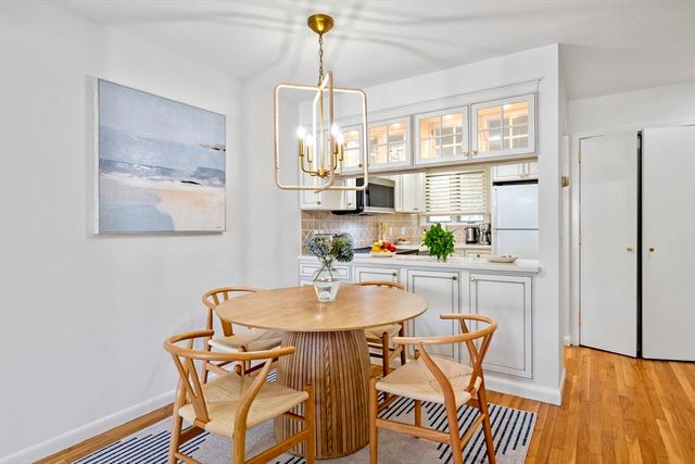 2 Brackett Brackett Pl B, Marblehead, MA 01945