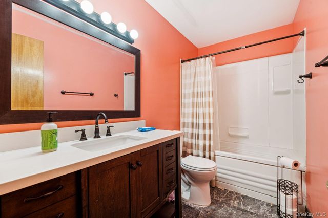 98 Auborn Avenue, Shirley, NY 11967