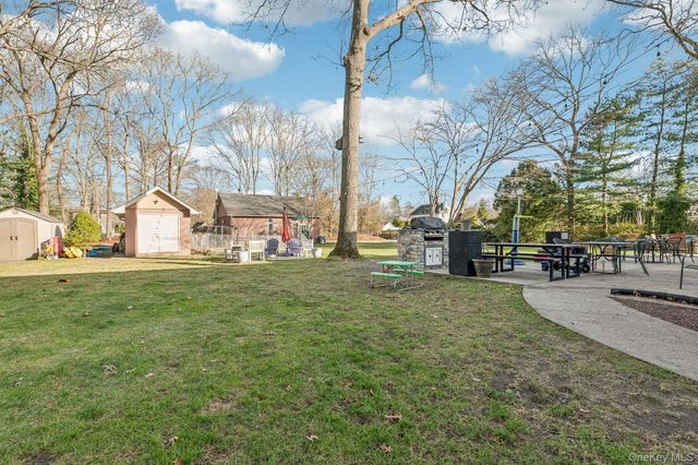 98 Auborn Avenue, Shirley, NY 11967