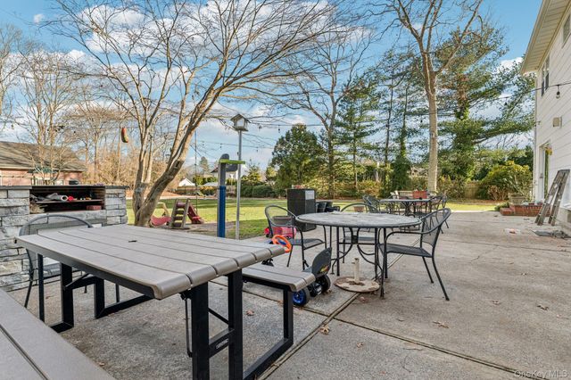 98 Auborn Avenue, Shirley, NY 11967